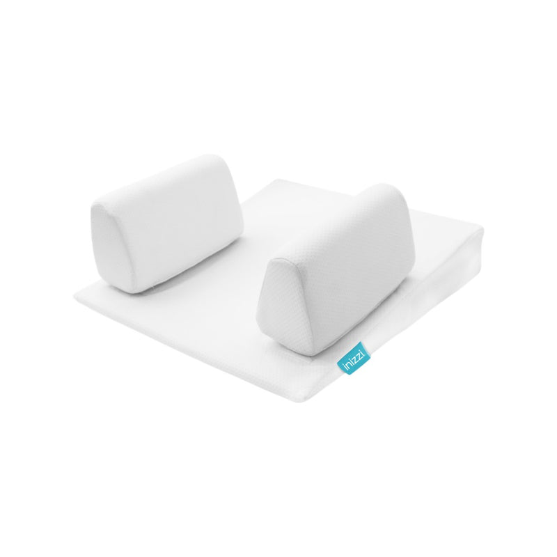 Cojín Antirreflujo para Bebé desde Recién Nacido, Blanco, Diseño Ergonómico con Inclinación, Soportes Ajustables y Tela Transpirable, Inizzi