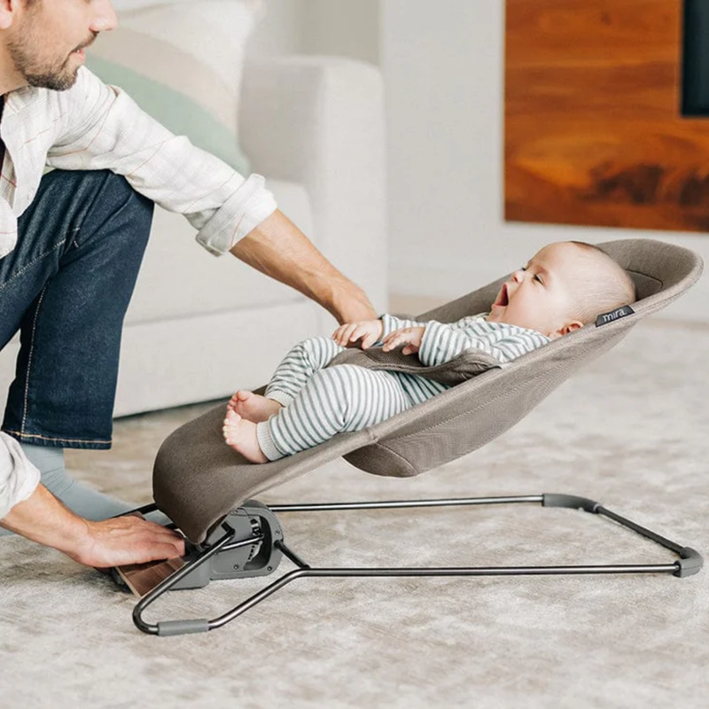 Mecedora Mira 2 en 1 UPPAbaby  Asiento para Bebé, Reclinable, Transpirable, Plegable y Certificación GREENGUARD